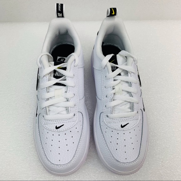 NIKE Air Force 1 LV8 AV4272-100 Black Sneaker Shoes - Kids 2Y - Picture 2 of 10